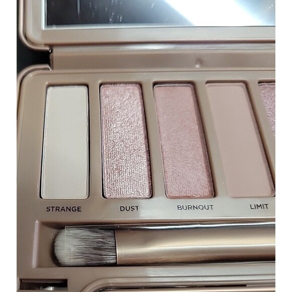 NWOB Urban Decay Naked 3 Eyeshadow Palette 12x1.3g - Picture 7 of 10